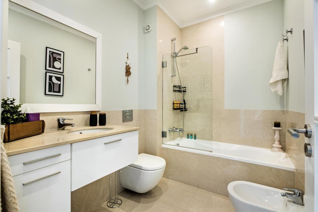 Luxury Apartment With Communal Pool And Terrace Quarteira Kültér fotó